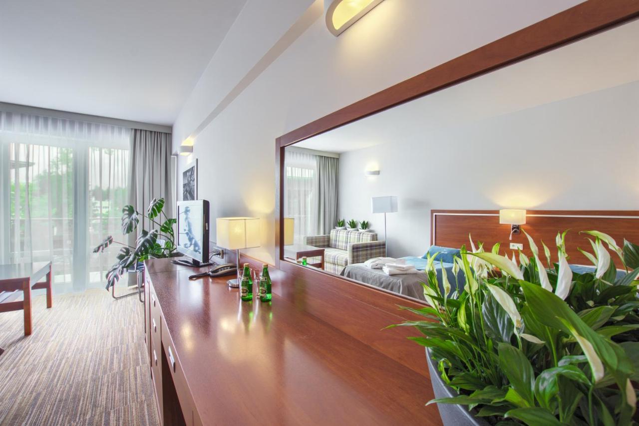Ikar Plaza Hotel Колобжег Екстериор снимка