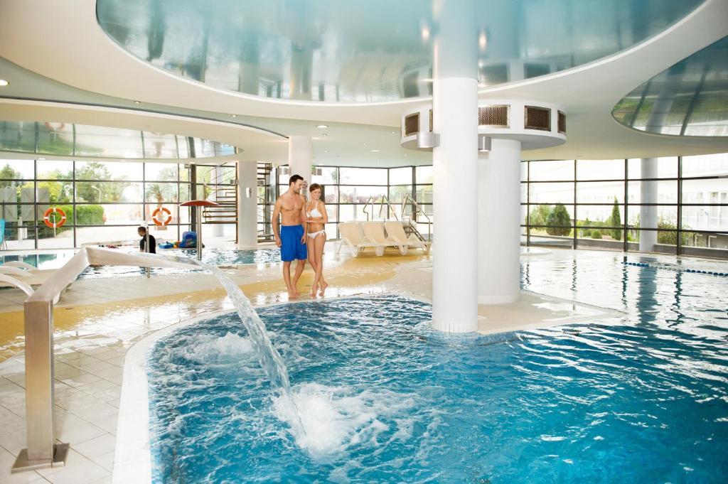 Ikar Plaza Hotel Колобжег Екстериор снимка