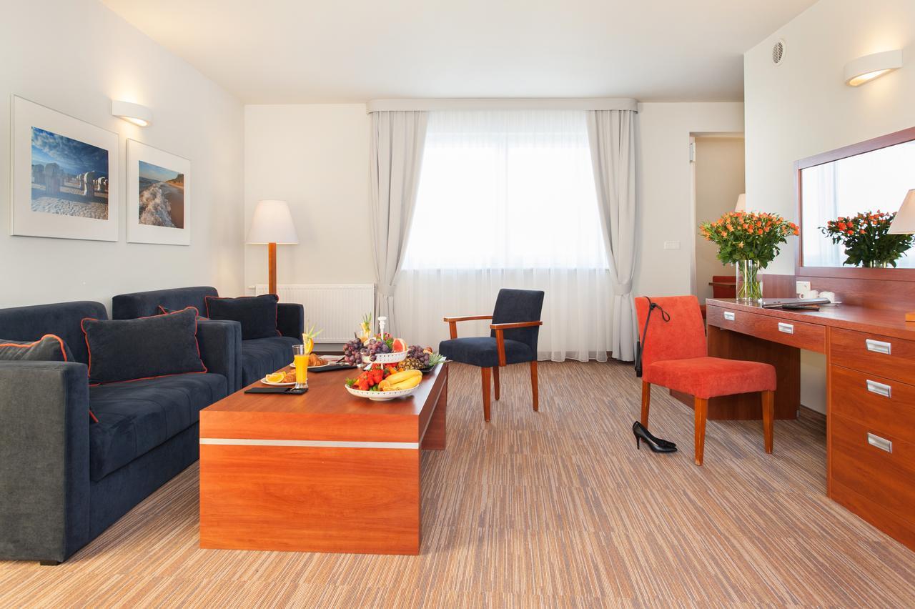 Ikar Plaza Hotel Колобжег Екстериор снимка